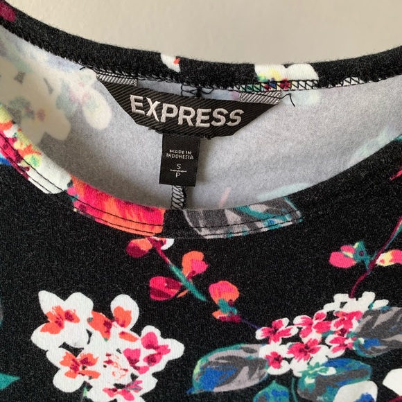 3 for $15. Express midi length flowery dress - Picture 2 of 6